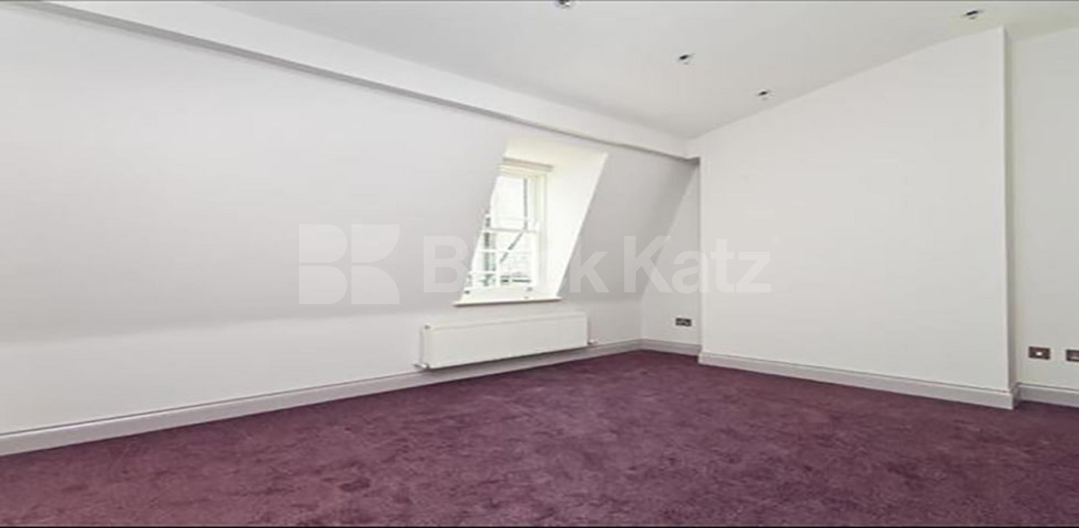 			LARGE ONE BED - QUIET MEWS!, 1 Bedroom, 1 bath, 1 reception Flat			 Weymouth Mews, REGENTS PARK - MARYLEBONE